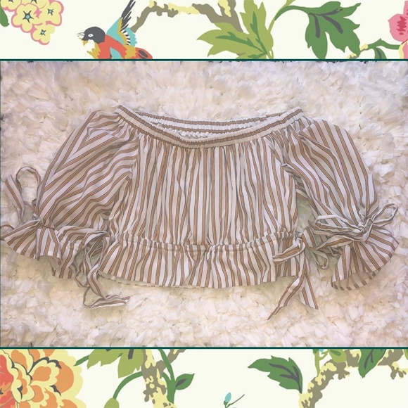 🌴Striped Off Shoulder Crop Top w/ Tie Detail🌴 - Picture 5 of 7
